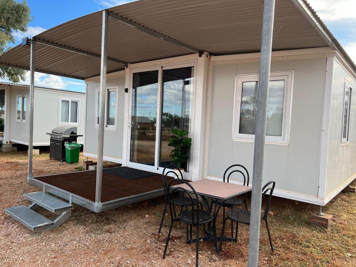 White Cliffs Self Contained Cabin Accommodation Dış mekan fotoğraf